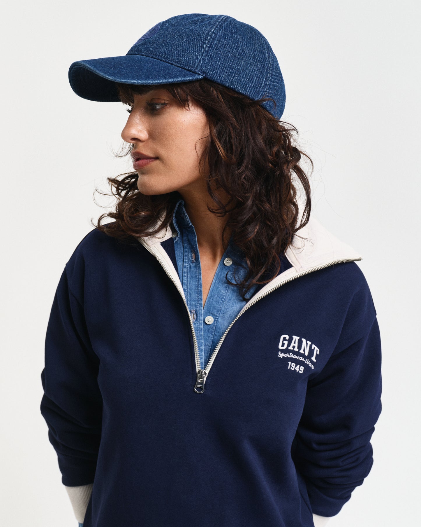 CLASSIC BLUE, SMALL GRAPHIC HALF ZIP SWEAT, CLOSE-UP BY GANT AU.