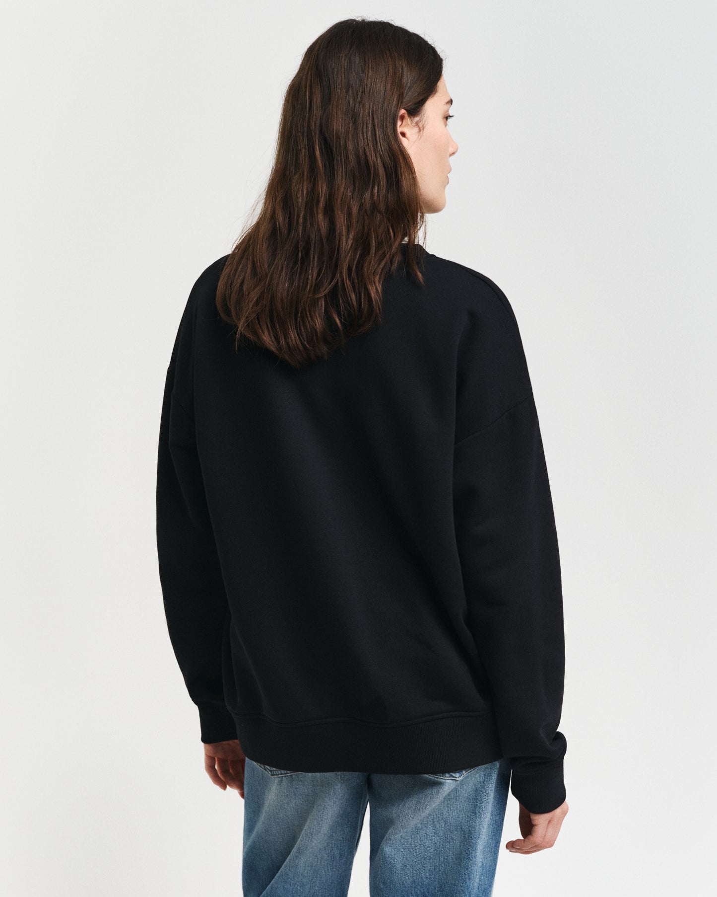 BLACK, SHIELD C-NECK SWEAT, BACK-VIEW BY GANT AU.