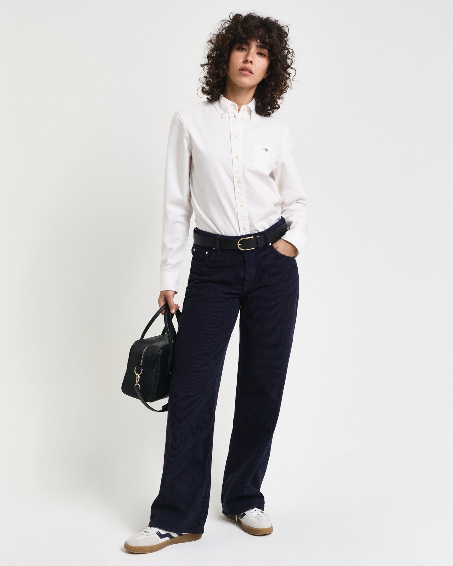 WHITE, REG CLASSIC OXFORD SHIRT BY GANT AU.