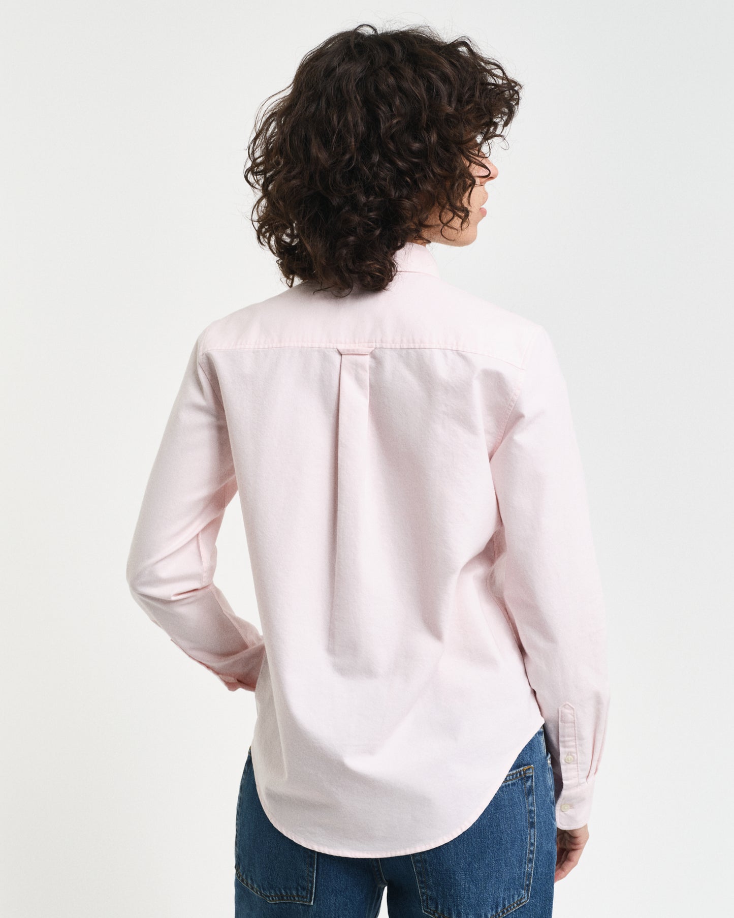 LIGHT PINK, REG CLASSIC OXFORD SHIRT, BACK-VIEW BY GANT AU.