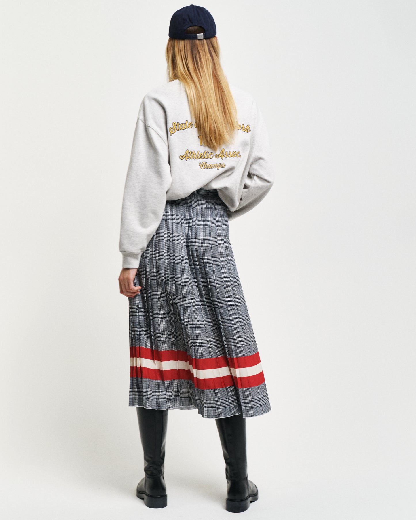 EVENING BLUE, CHECK PRINT PLEATED SKIRT, BACK-VIEW BY GANT AU.