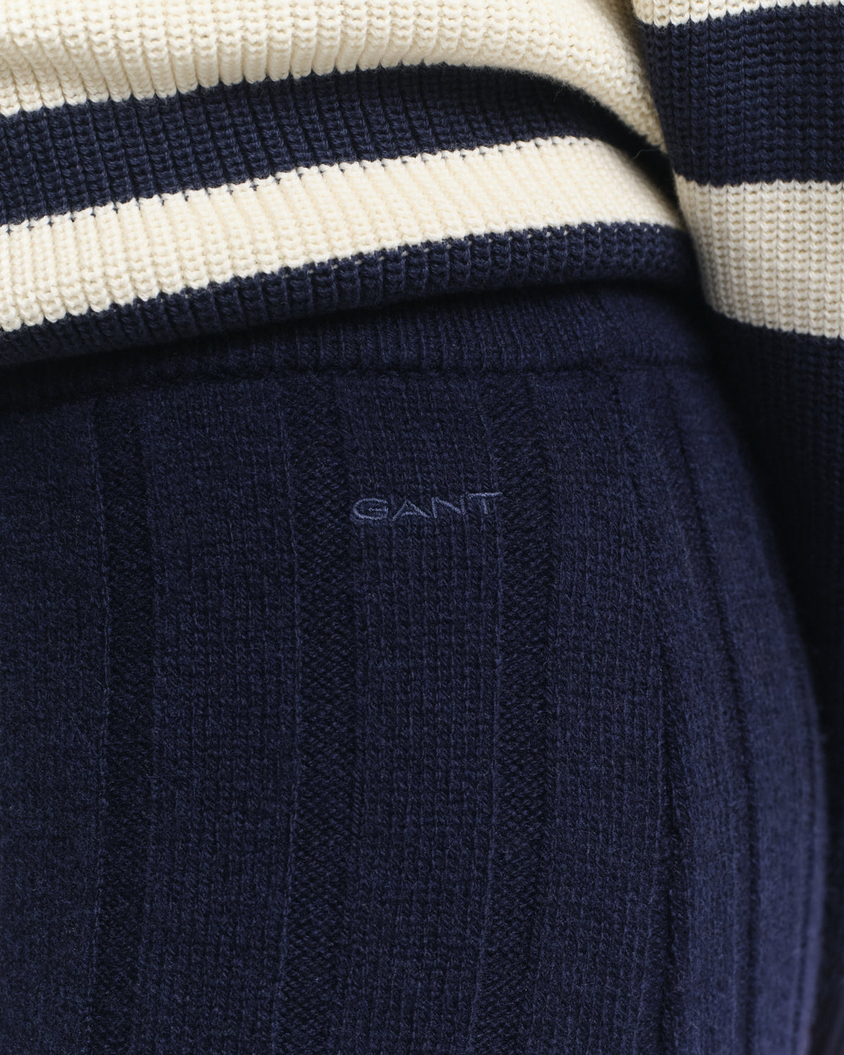 EVENING BLUE, WIDE RIBBED WOOL SKIRT, CLOSE-UP BY GANT AU.