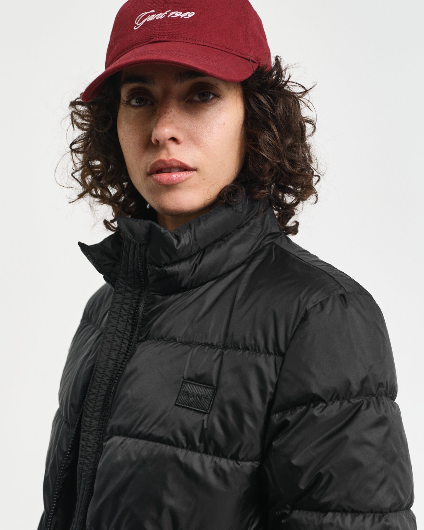 BLACK, LIGHT DOWN COAT, CLOSE-UP BY GANT AU.