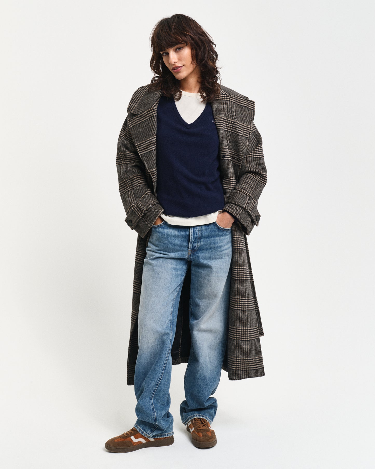 EVENING BLUE, EXTRAFINE LAMBSWOOL BLEND V-NECK BY GANT AU.
