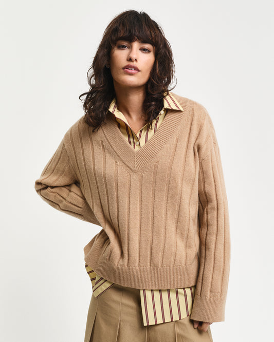 CARAMEL BEIGE, WIDE RIBBED WOOL V-NECK, FRONT-VIEW BY GANT AU.