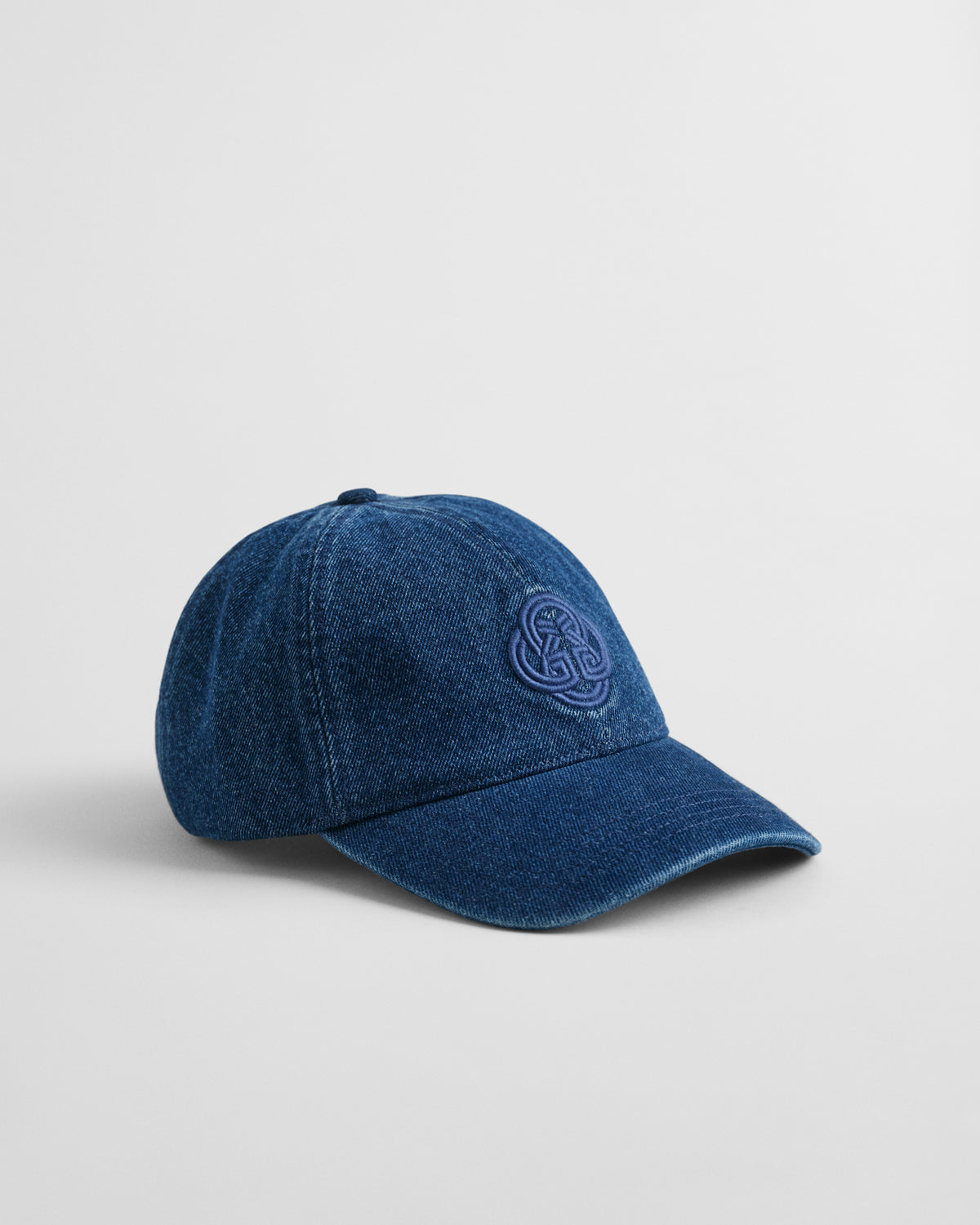 MID BLUE, DENIM CAP, FLAT-LAY BY GANT AU.