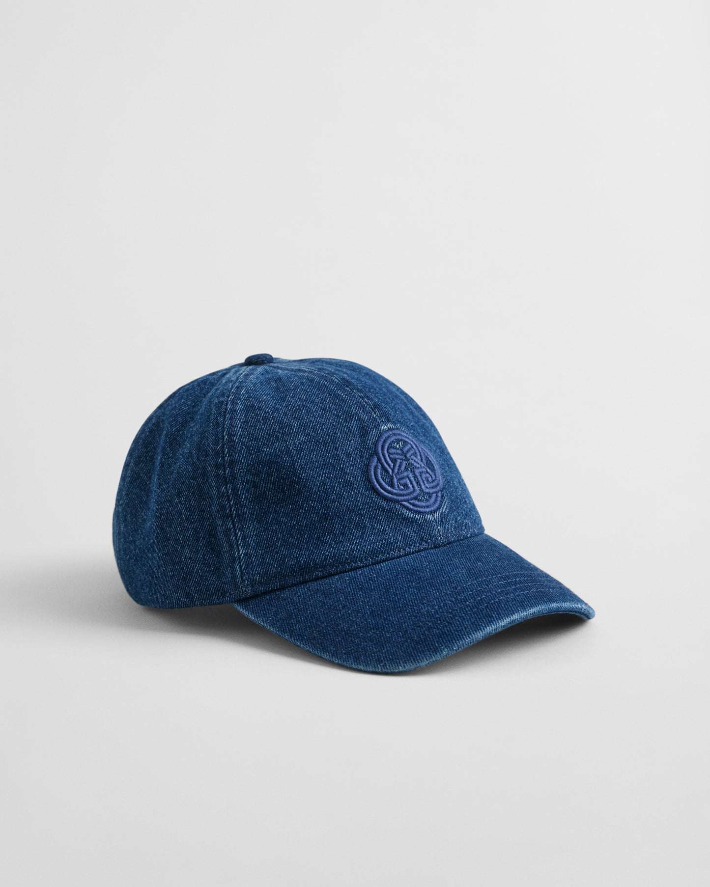 MID BLUE, DENIM CAP, FLAT-LAY BY GANT AU.