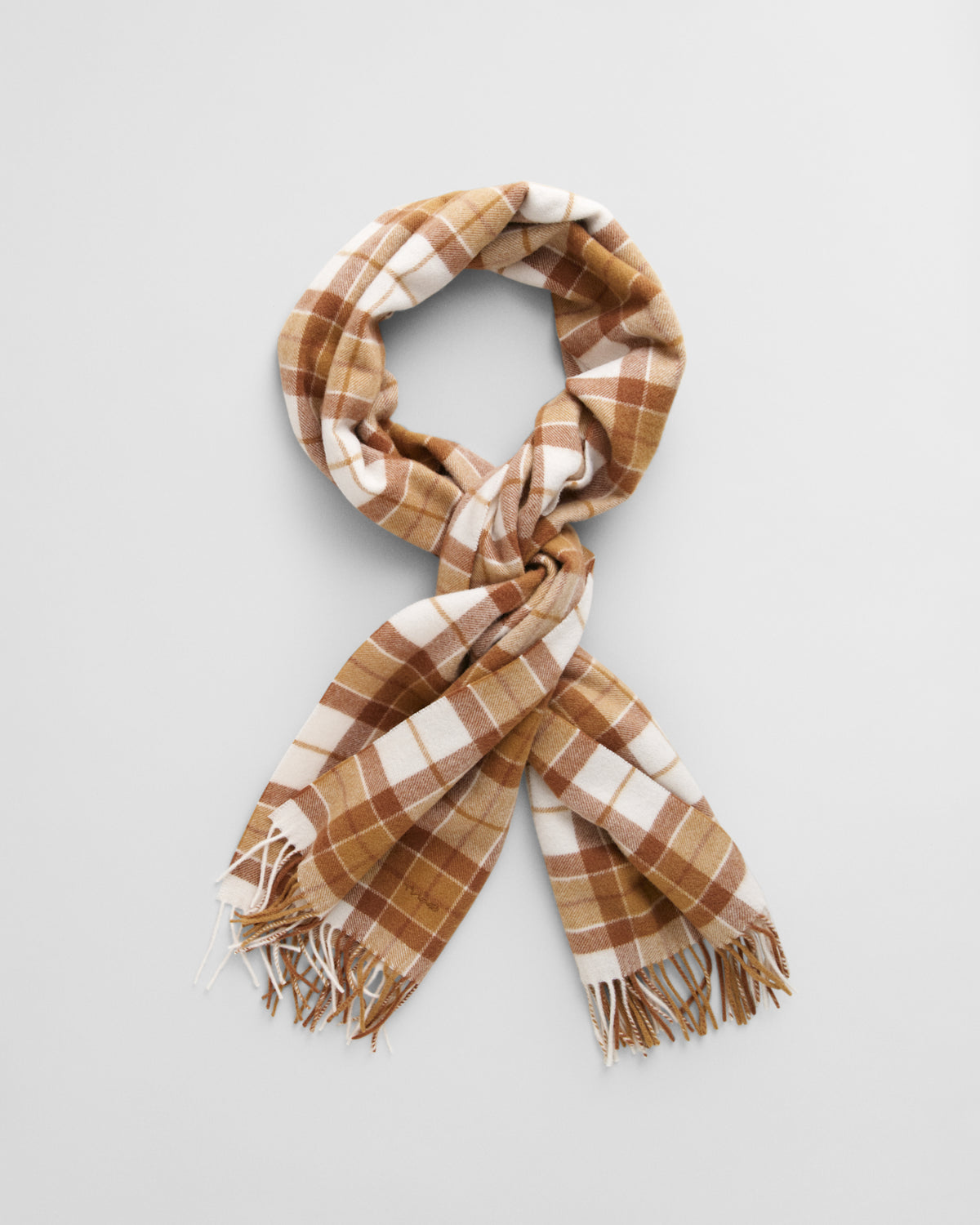 CUMIN BEIGE, CHECKED WOOL SCARF, CLOSE-UP BY GANT AU.