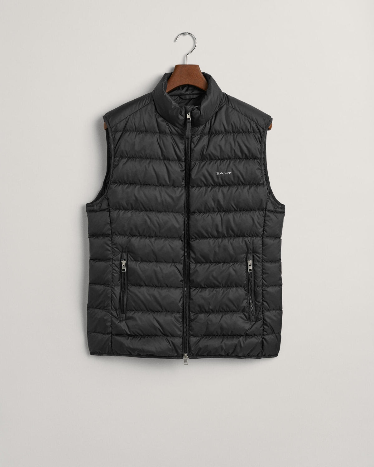 BLACK, LIGHT DOWN VEST, FLAT-LAY BY GANT AU.