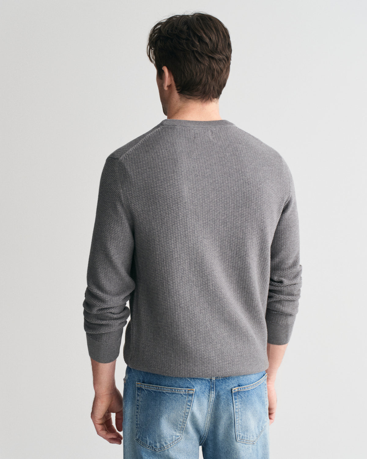 DARK GREY MELANGE, COTTON MICRO TEXTURED C-NECK, BACK-VIEW BY GANT AU.
