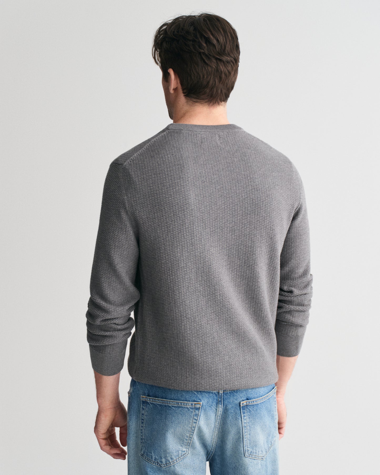 DARK GREY MELANGE, COTTON MICRO TEXTURED C-NECK, BACK-VIEW BY GANT AU.