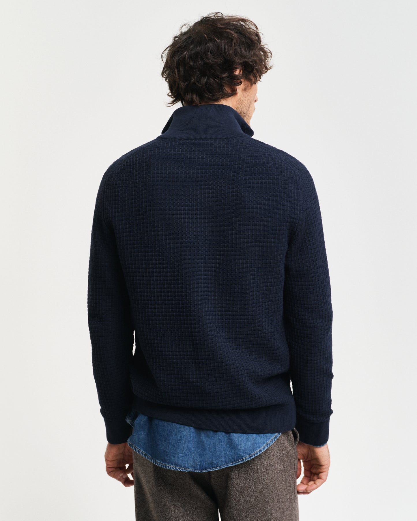 EVENING BLUE, COTTON TEXTURED HALF ZIP, BACK-VIEW BY GANT AU.