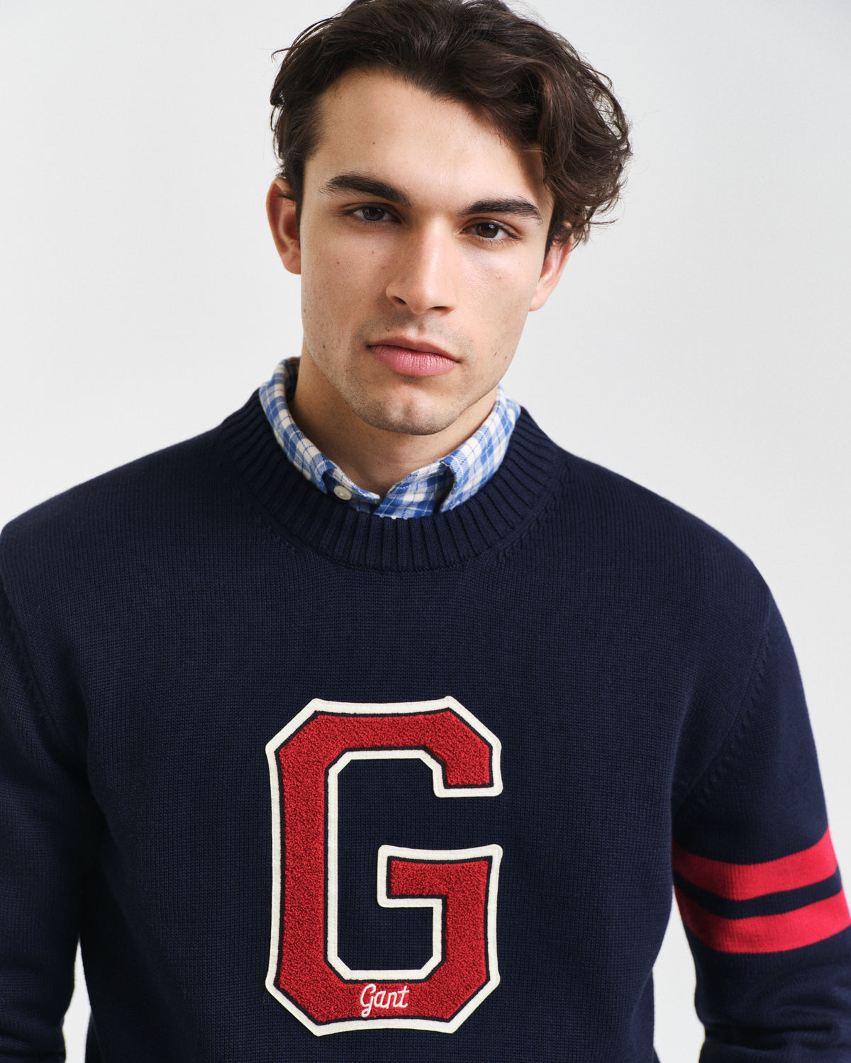 EVENING BLUE, SEASONAL G C-NECK, CLOSE-UP BY GANT AU.