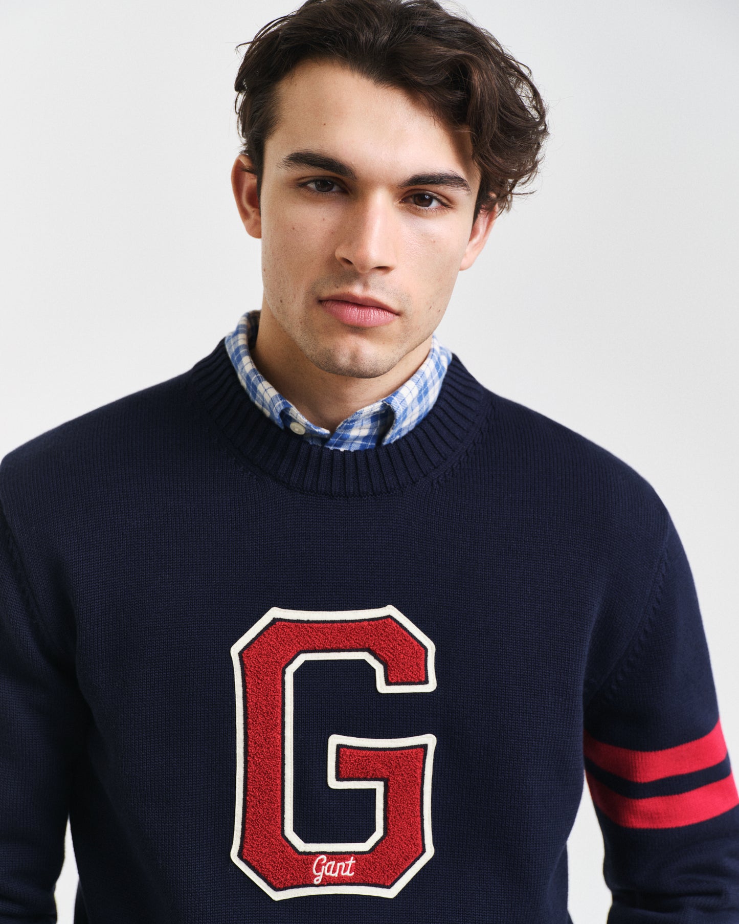 EVENING BLUE, SEASONAL G C-NECK, CLOSE-UP BY GANT AU.