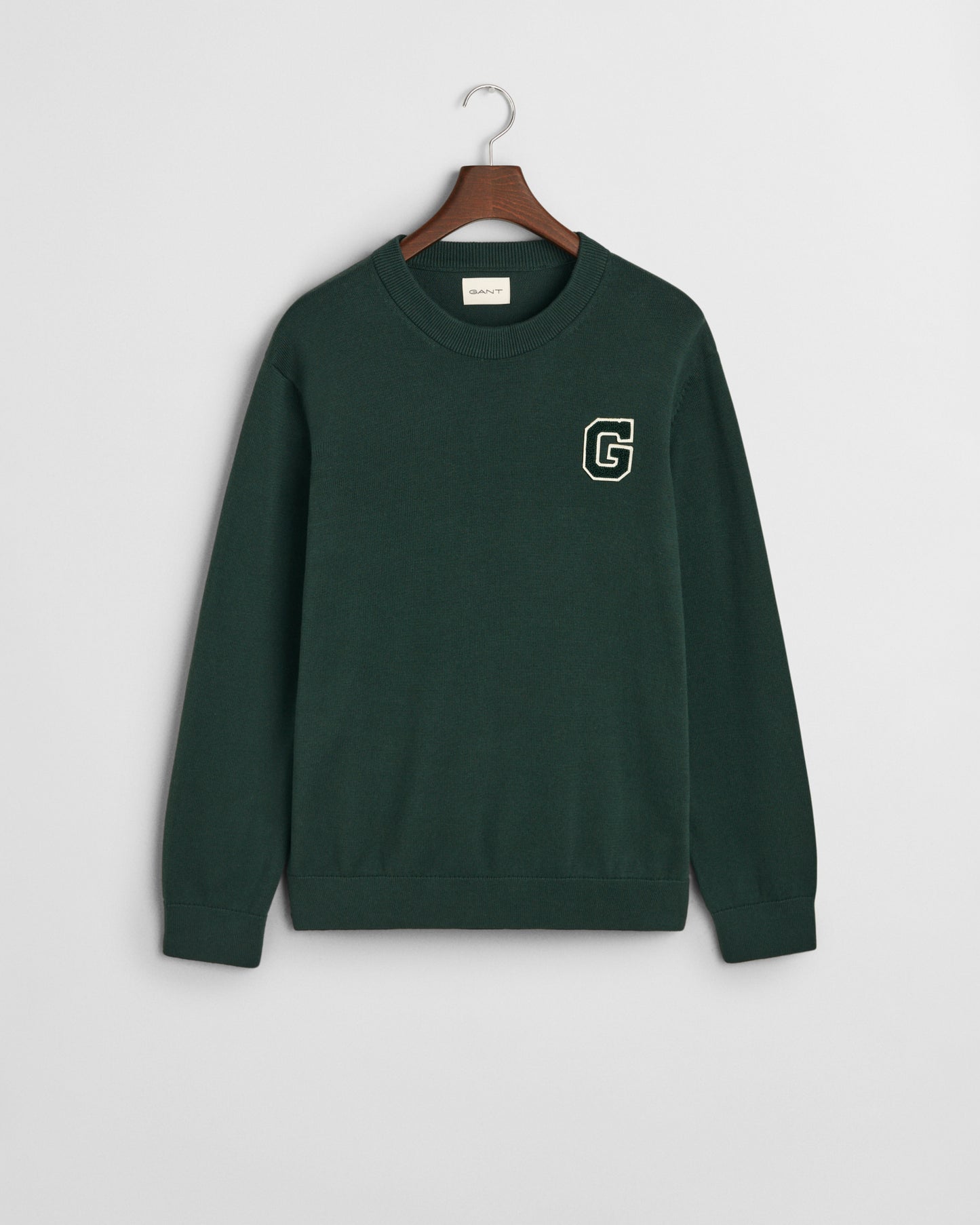 TARTAN GREEN, BADGE C-NECK, FLAT-LAY BY GANT AU.