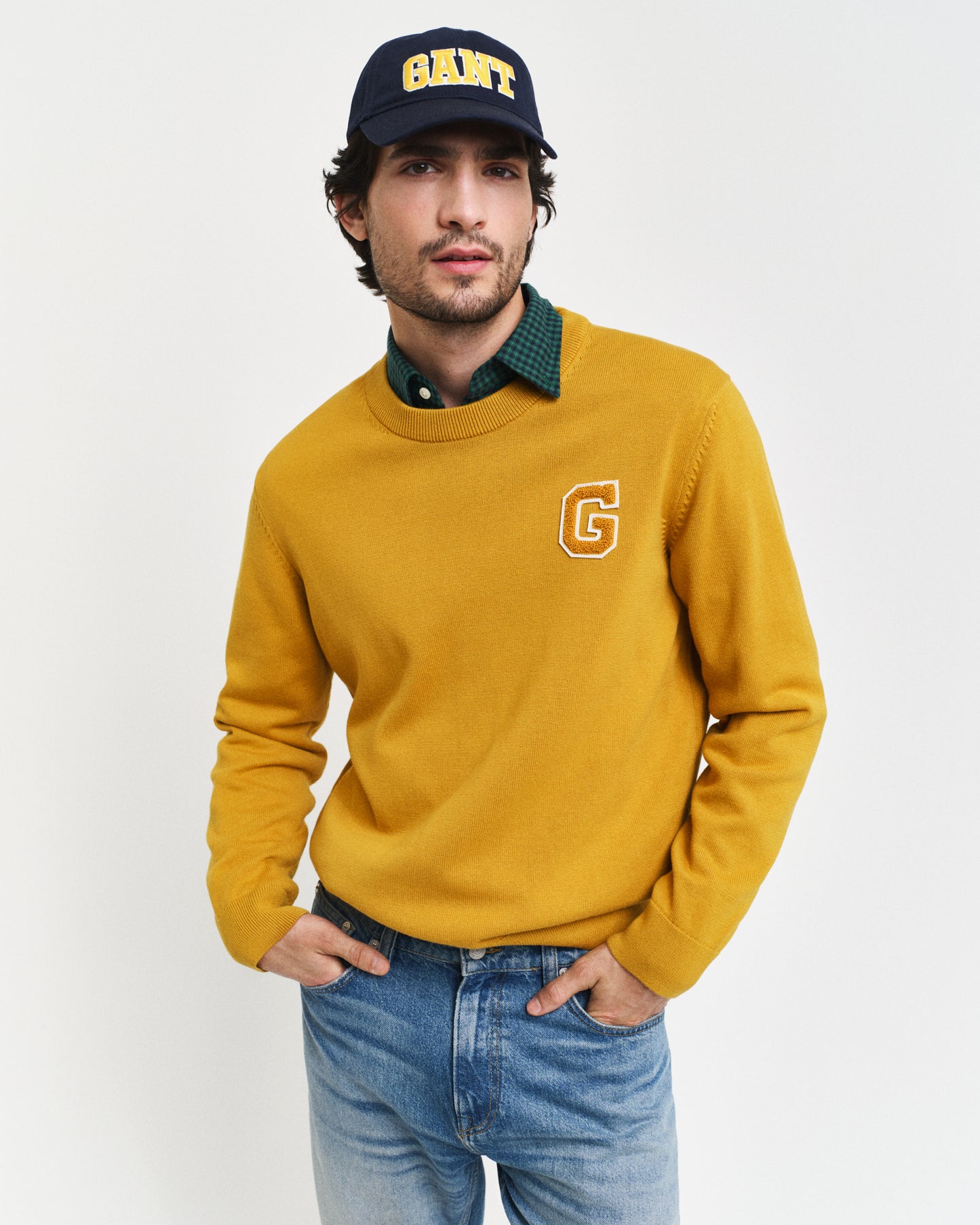 MAPLE YELLOW, BADGE C-NECK, FRONT-VIEW BY GANT AU.