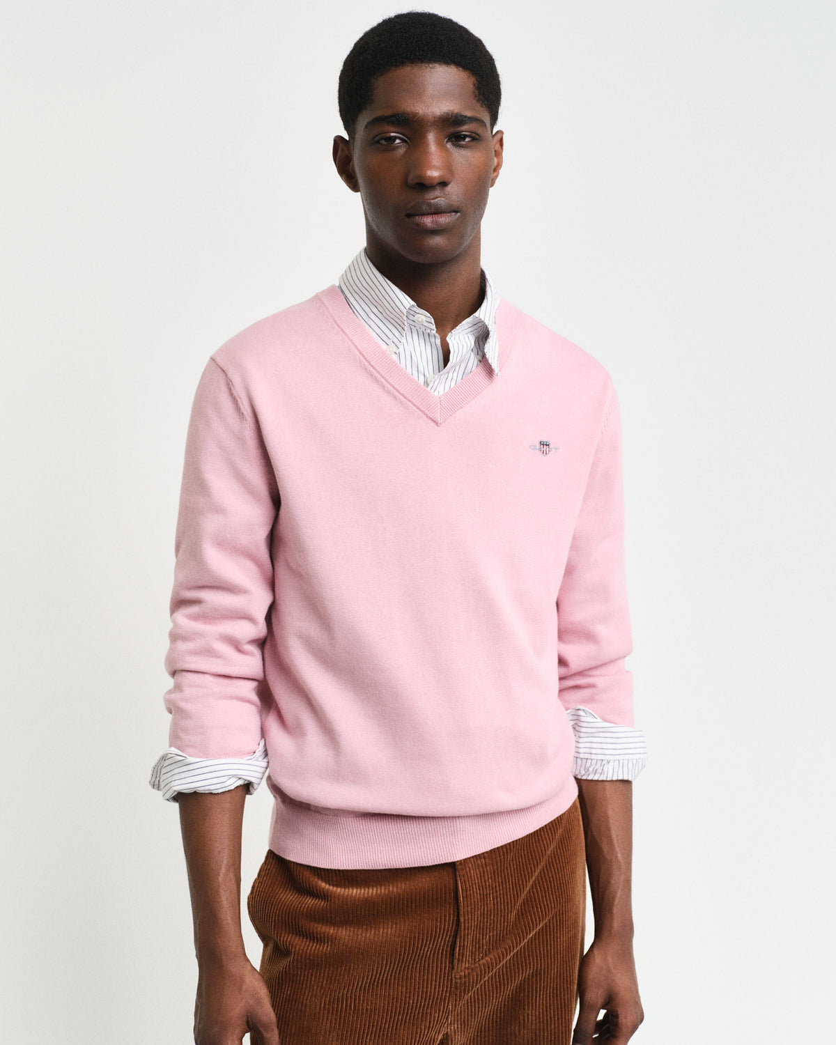 DUSTY PINK, CLASSIC COTTON V-NECK, FRONT-VIEW BY GANT AU.