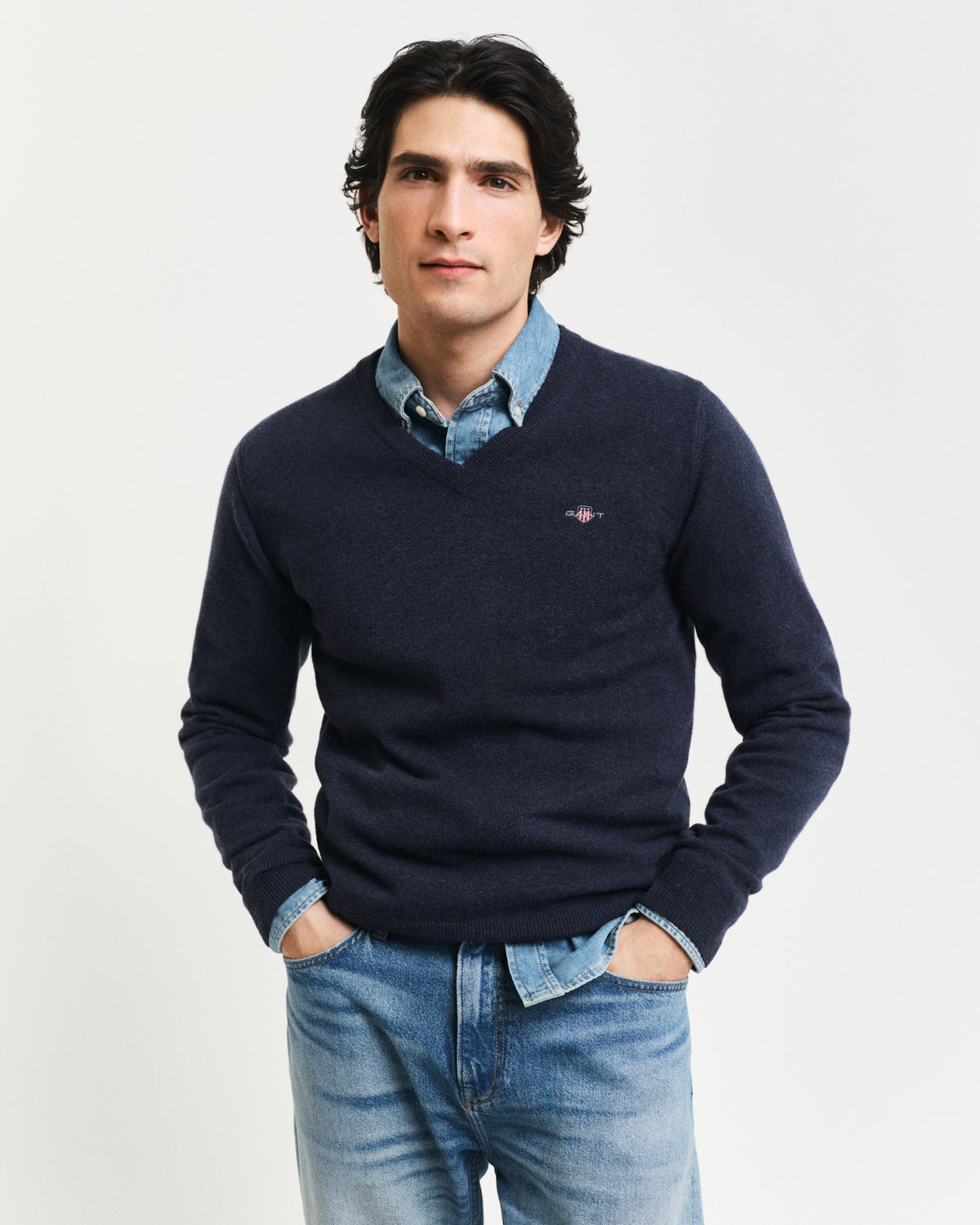 DARK NAVY MELANGE, SUPERFINE LAMBSWOOL V-NECK, FRONT-VIEW BY GANT AU.