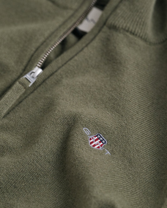 JUNIPER GREEN, SUPERFINE LAMBSWOOL HALF ZIP, CLOSE-UP BY GANT AU.