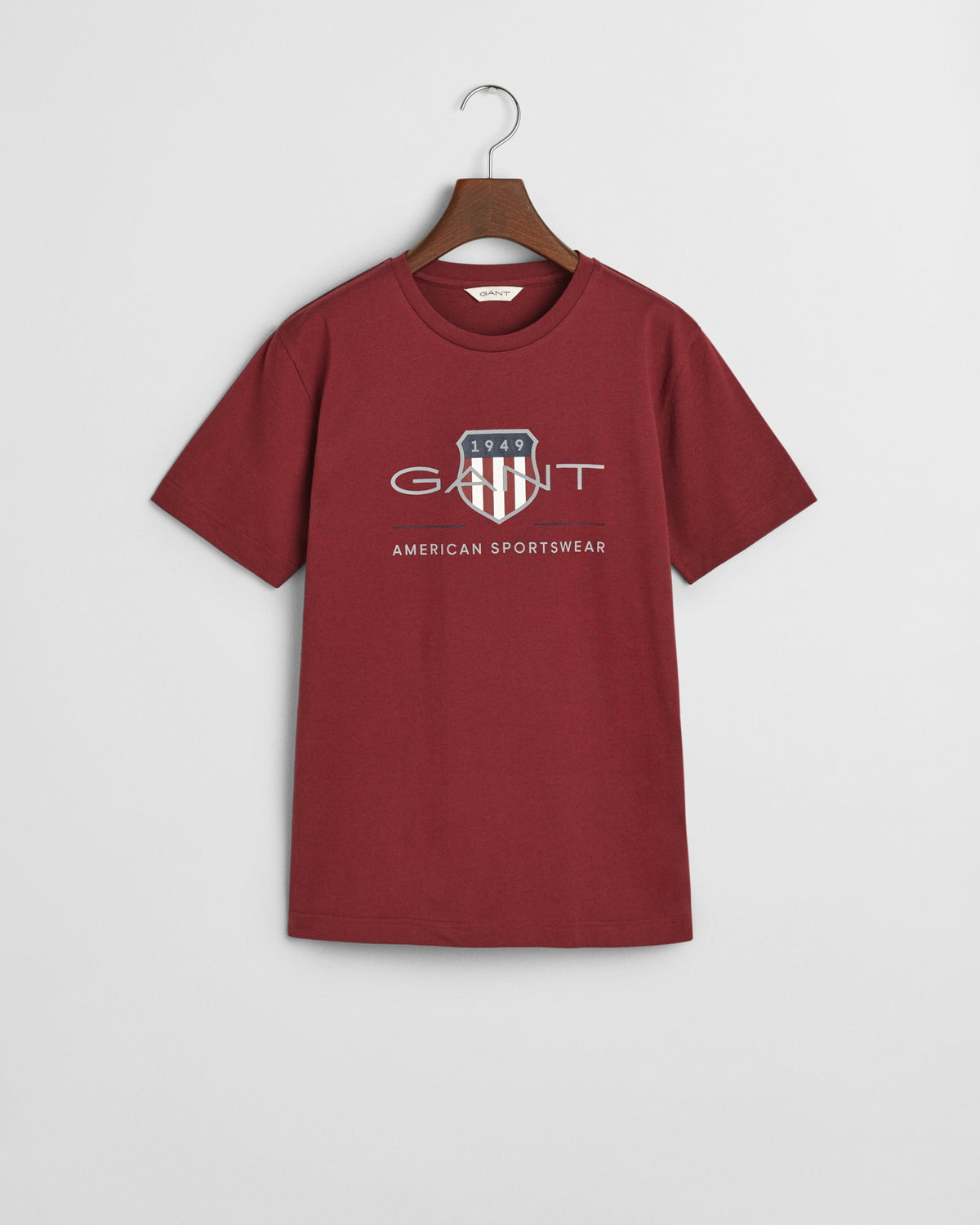 WINE RED, ARCHIVE SHIELD SS T-SHIRT BY GANT AU.