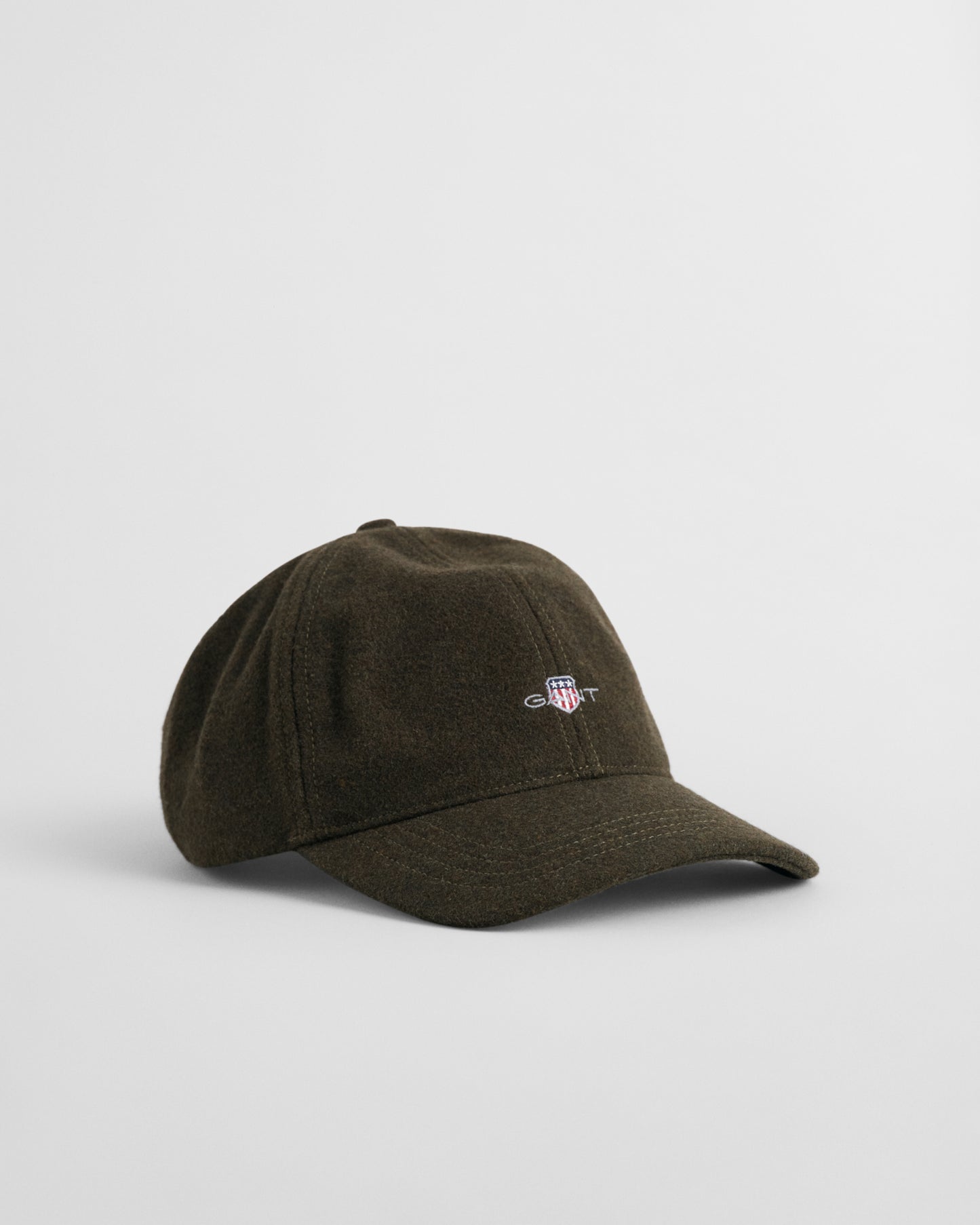 JUNIPER GREEN, SHIELD MELTON CAP, FRONT-VIEW BY GANT AU.