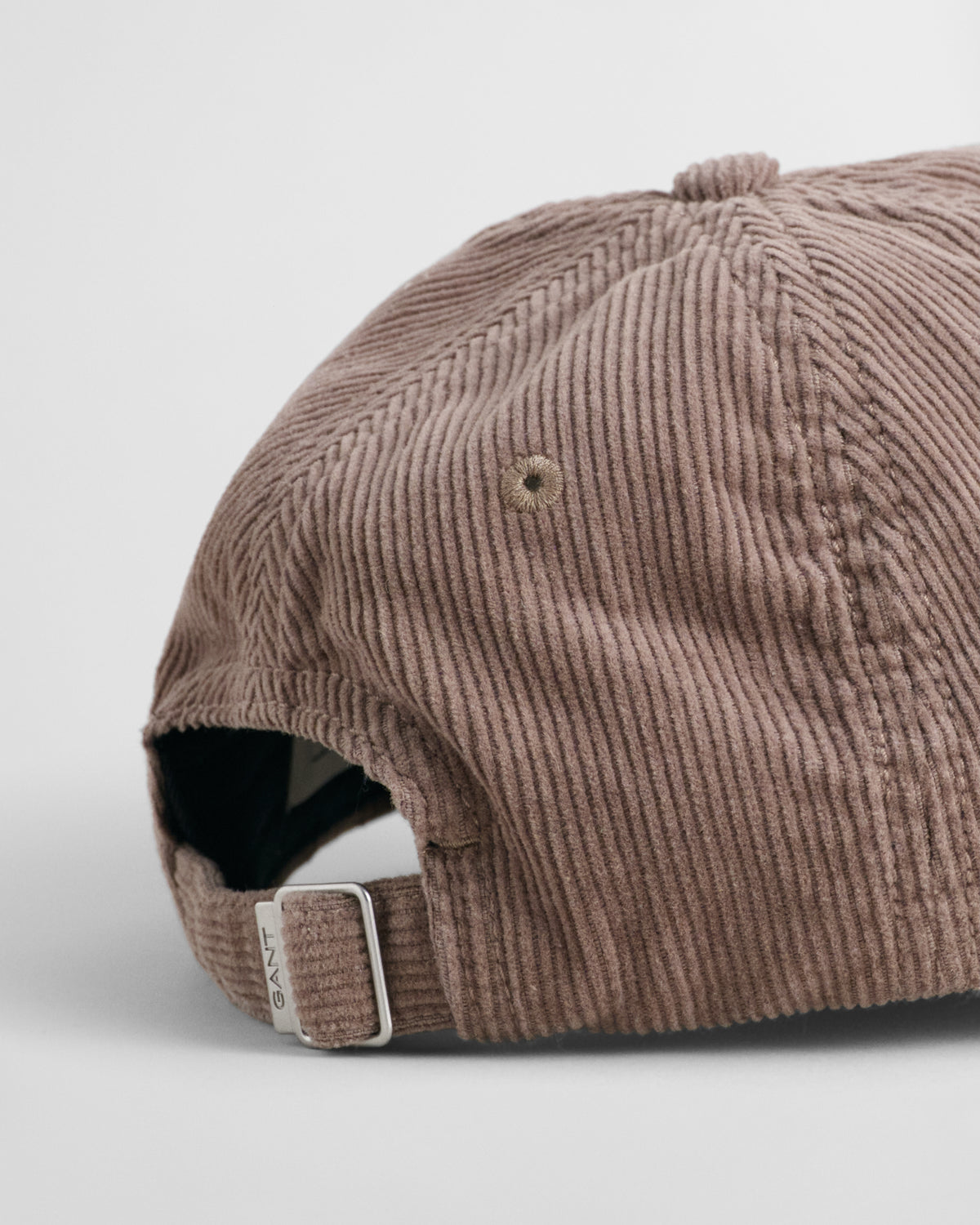 DESERT BROWN, SHIELD CORD CAP, CLOSE-UP BY GANT AU.