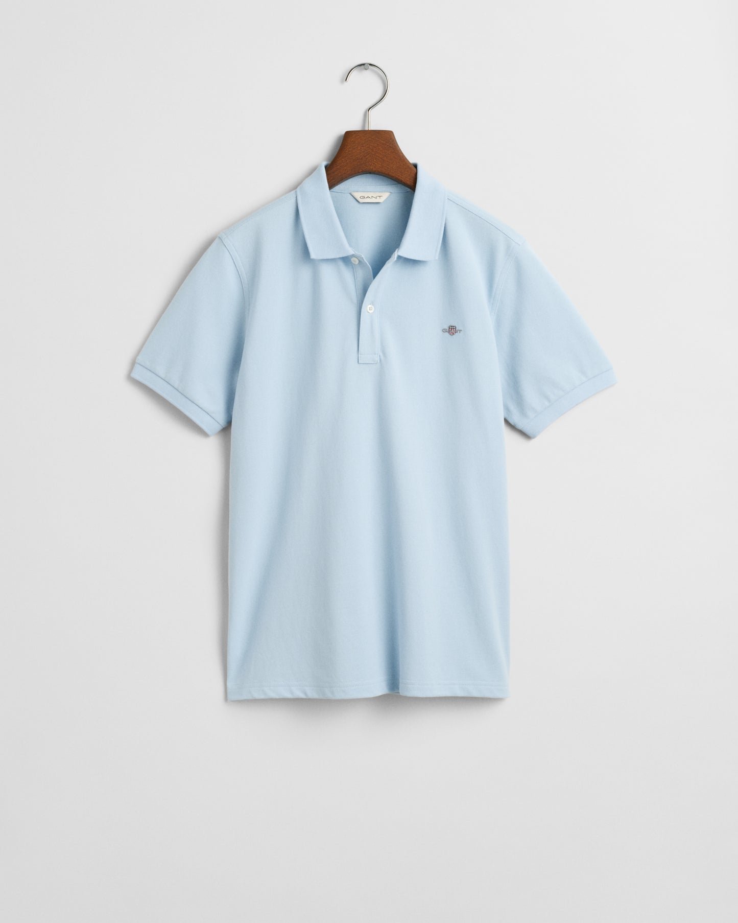 CALMING BLUE, SHIELD SS PIQUE BY GANT AU.