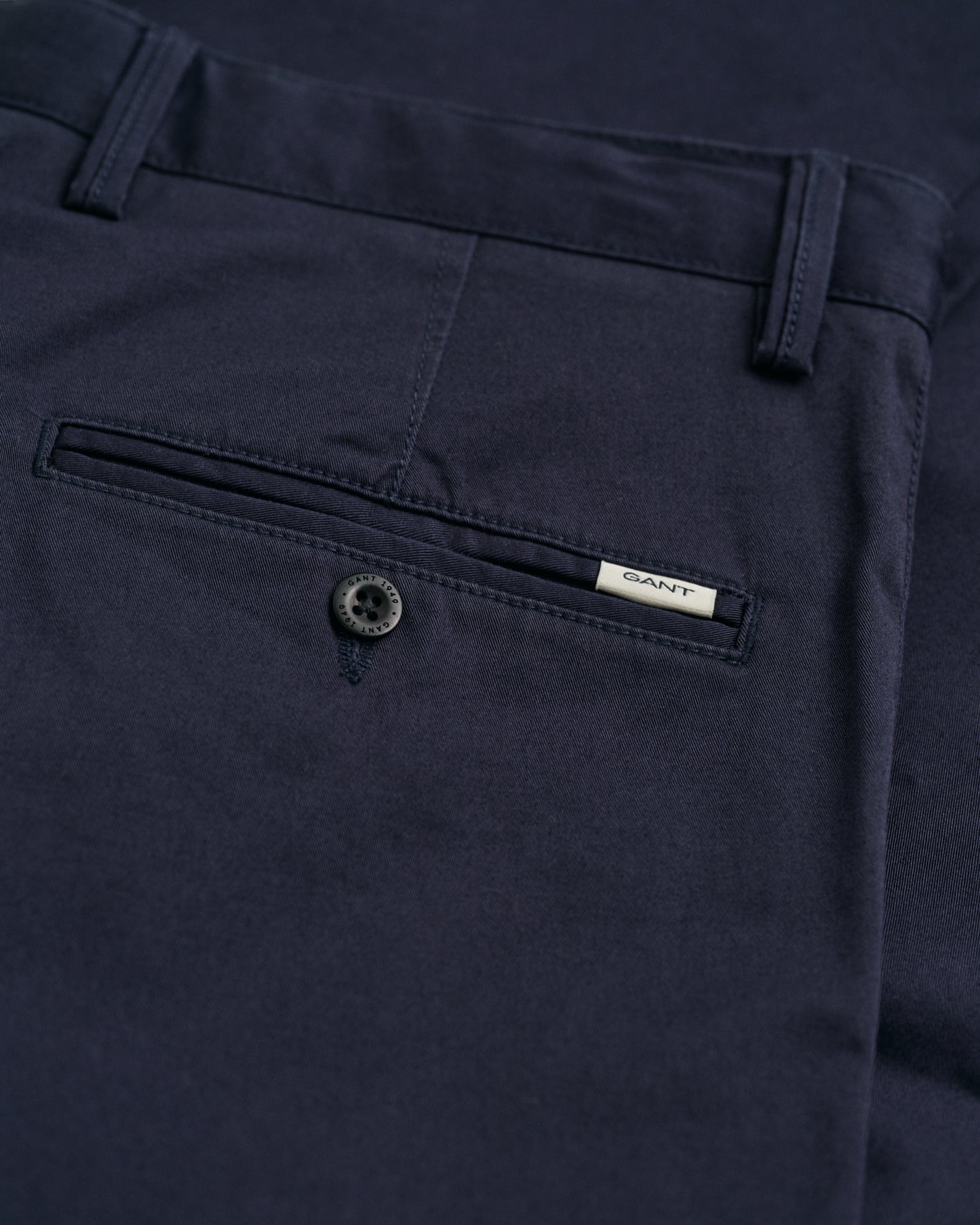 MARINE, GANT CHINO, CLOSE-UP BY GANT AU.