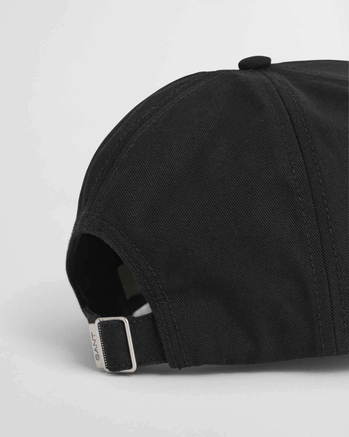 BLACK, UNISEX. TWILL CAP, CLOSE-UP BY GANT AU.