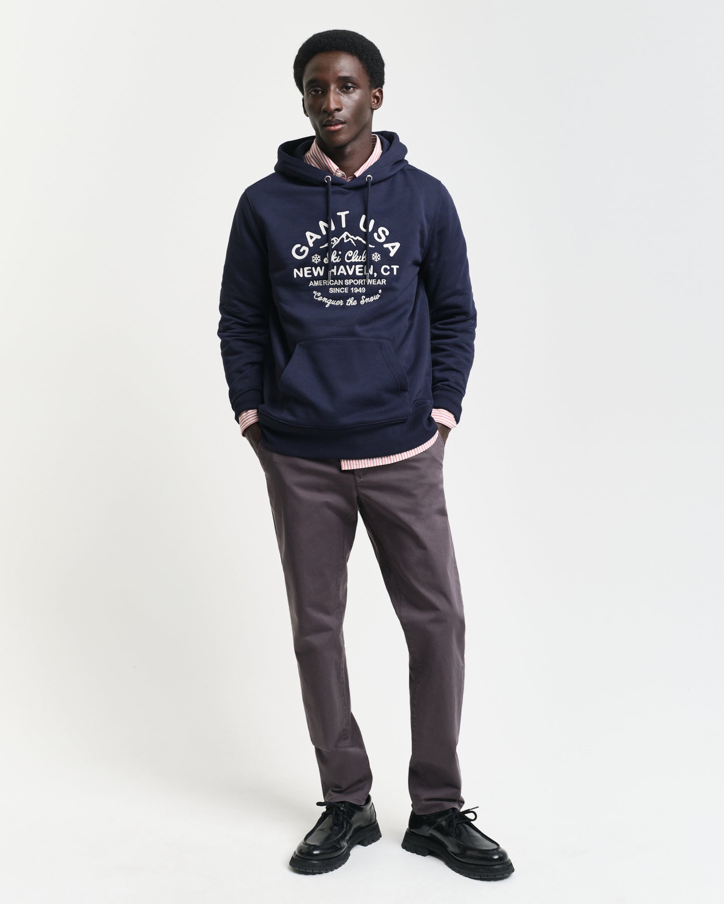 ANTRACITE, SLIM TWILL CHINOS BY GANT AU.