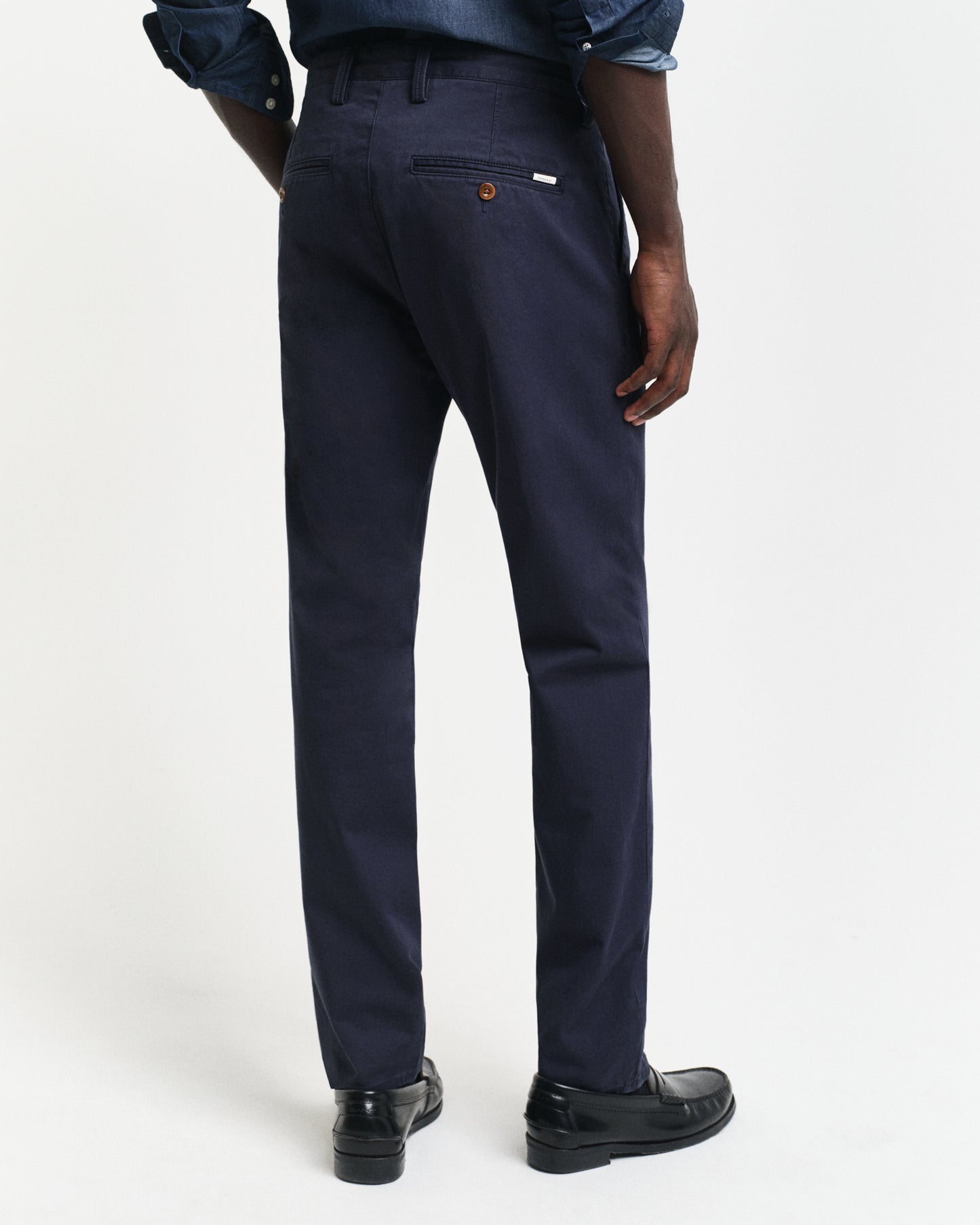 MARINE, SLIM TWILL CHINOS, BACK-VIEW BY GANT AU.