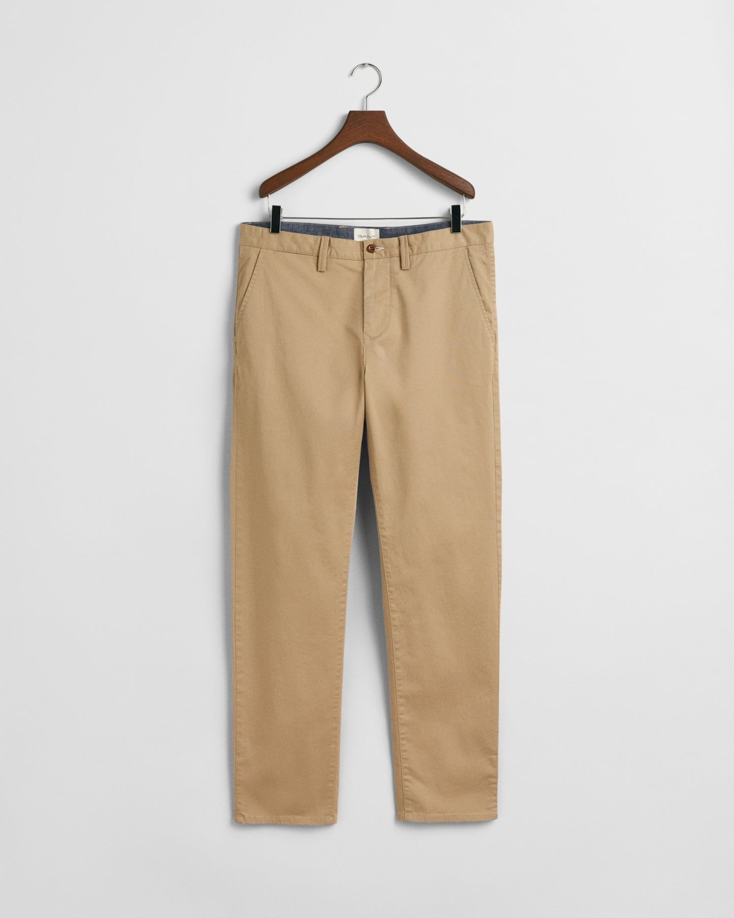 DARK KHAKI, REGULAR TWILL CHINOS, FRONT-VIEW BY GANT AU.