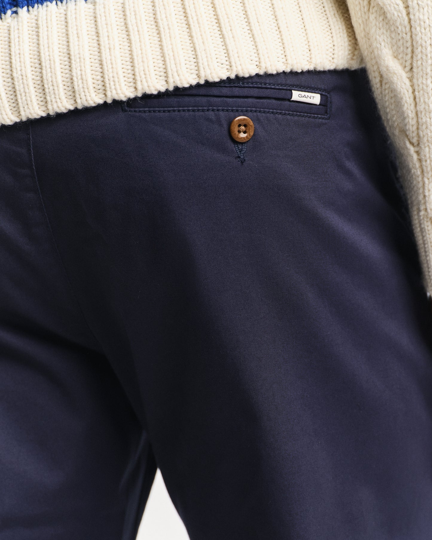 MARINE, REGULAR TWILL CHINOS, CLOSE-UP BY GANT AU.