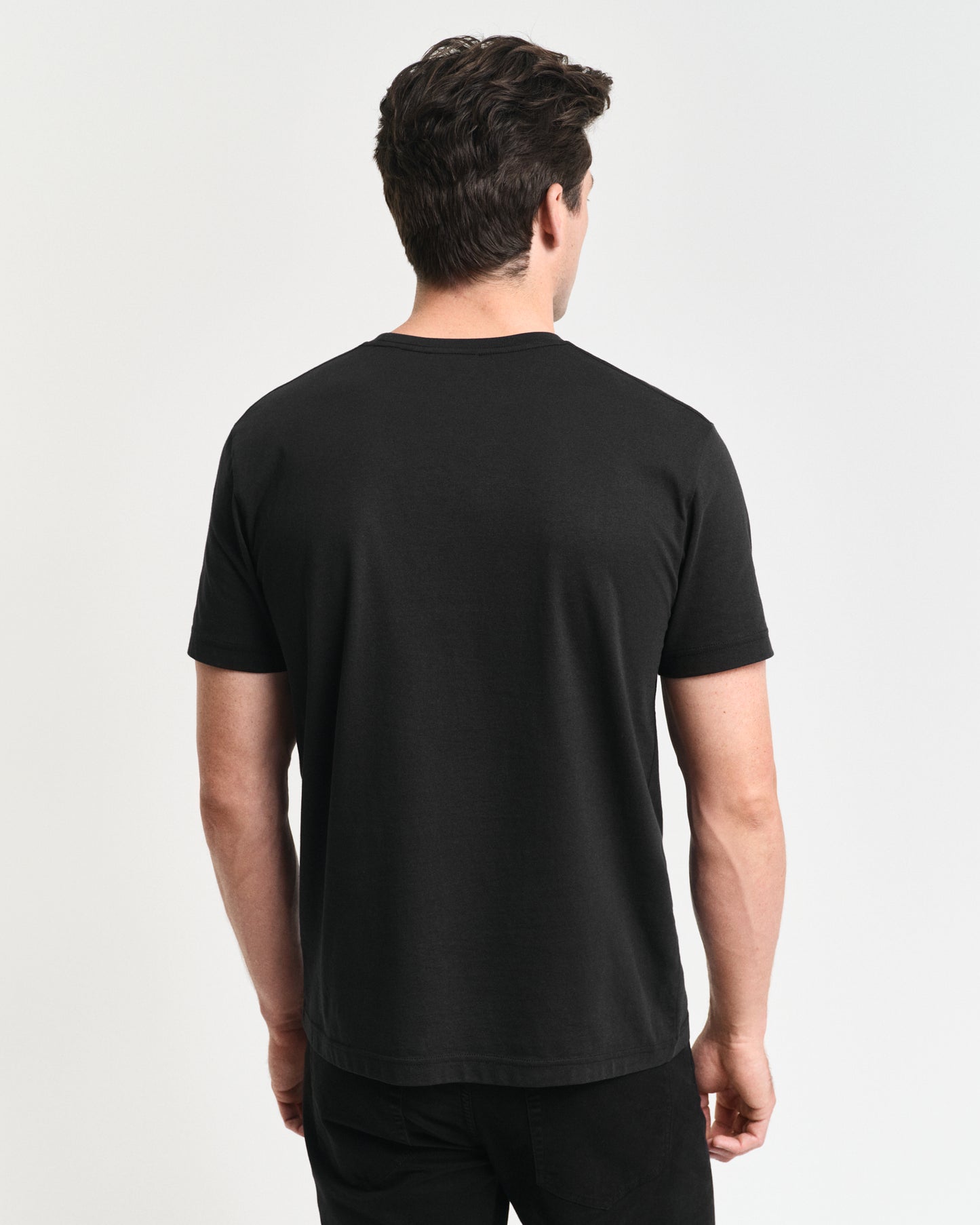 BLACK, REG SHIELD SS T-SHIRT, BACK-VIEW BY GANT AU.