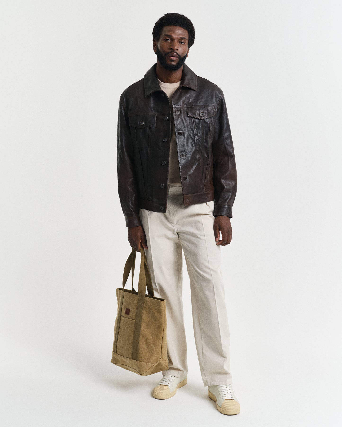 DRY SAND, REG SHIELD SS T-SHIRT BY GANT AU.