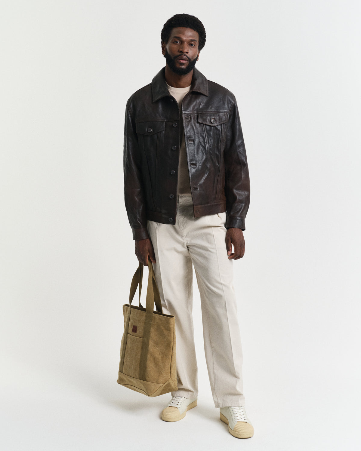 DRY SAND, REG SHIELD SS T-SHIRT BY GANT AU.