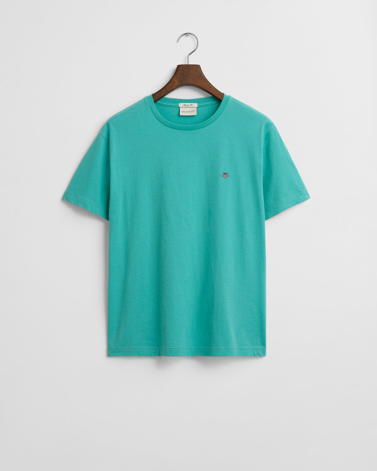 TROPIC BLUE, REG SHIELD SS T-SHIRT, FLAT-LAY BY GANT AU.