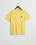 BANANA YELLOW, REG SHIELD SS T-SHIRT, FLAT-LAY BY GANT AU.