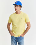BANANA YELLOW, REG SHIELD SS T-SHIRT, FRONT-VIEW BY GANT AU.