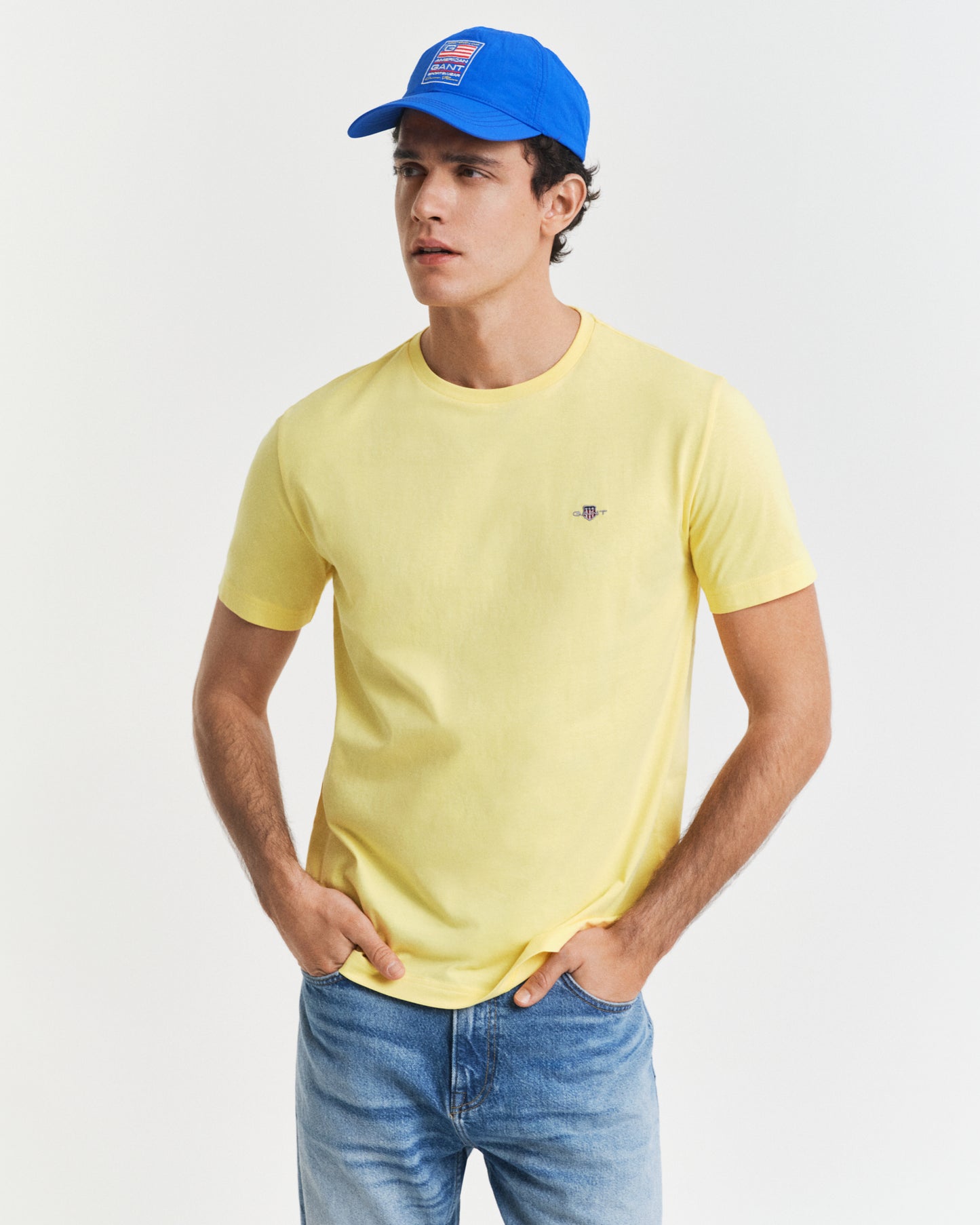 BANANA YELLOW, REG SHIELD SS T-SHIRT, FRONT-VIEW BY GANT AU.