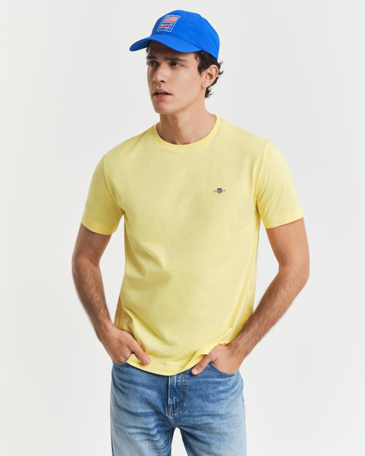 BANANA YELLOW, REG SHIELD SS T-SHIRT, FRONT-VIEW BY GANT AU.