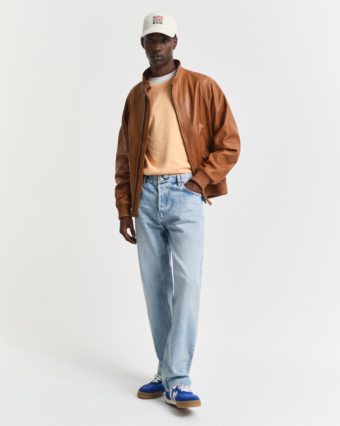 PEACHY ORANGE, REG SHIELD SS T-SHIRT BY GANT AU.