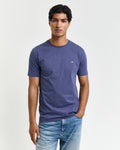 DK JEANSBLUE MELANGE, REG SHIELD SS T-SHIRT, FRONT-VIEW BY GANT AU.