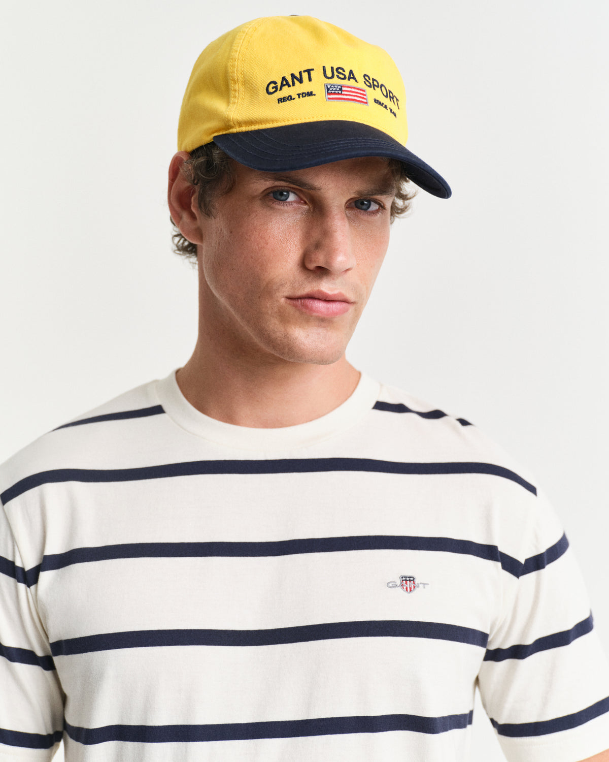 CREAM, STRIPED SS T-SHIRT, CLOSE-UP BY GANT AU.