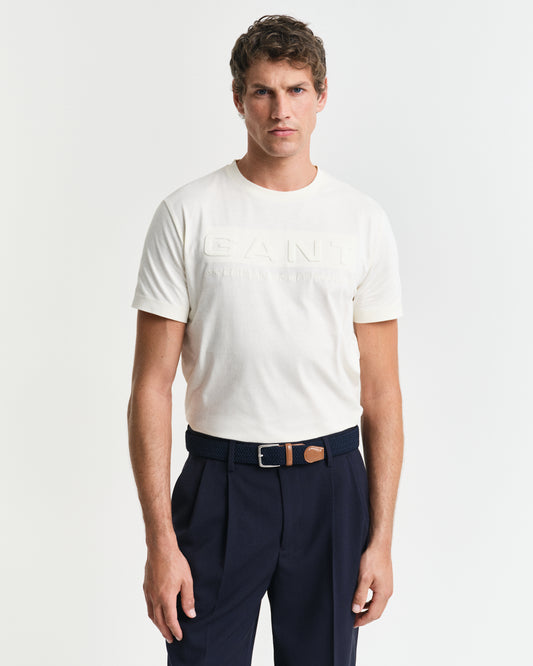 CREAM, EMBOSSED SS T-SHIRT, FRONT-VIEW BY GANT AU.