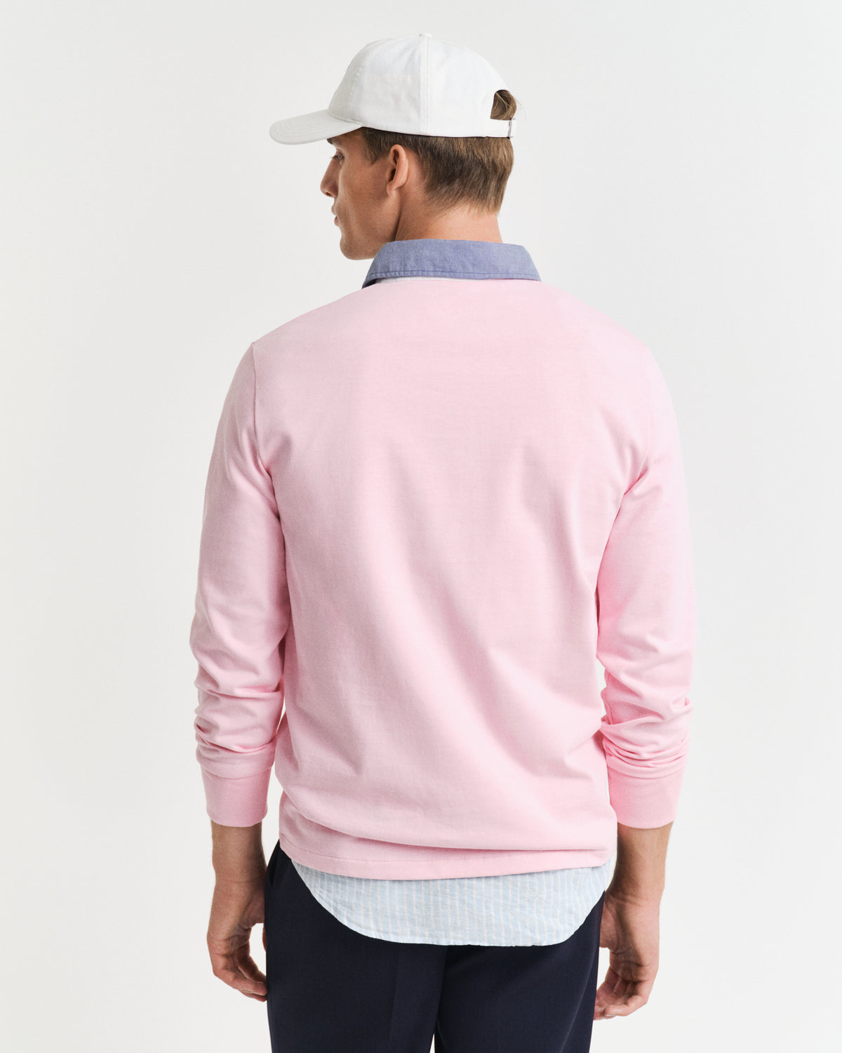 CALIFORNIA PINK, REG CHAMBRAY HEAVY RUGGER, BACK-VIEW BY GANT AU.