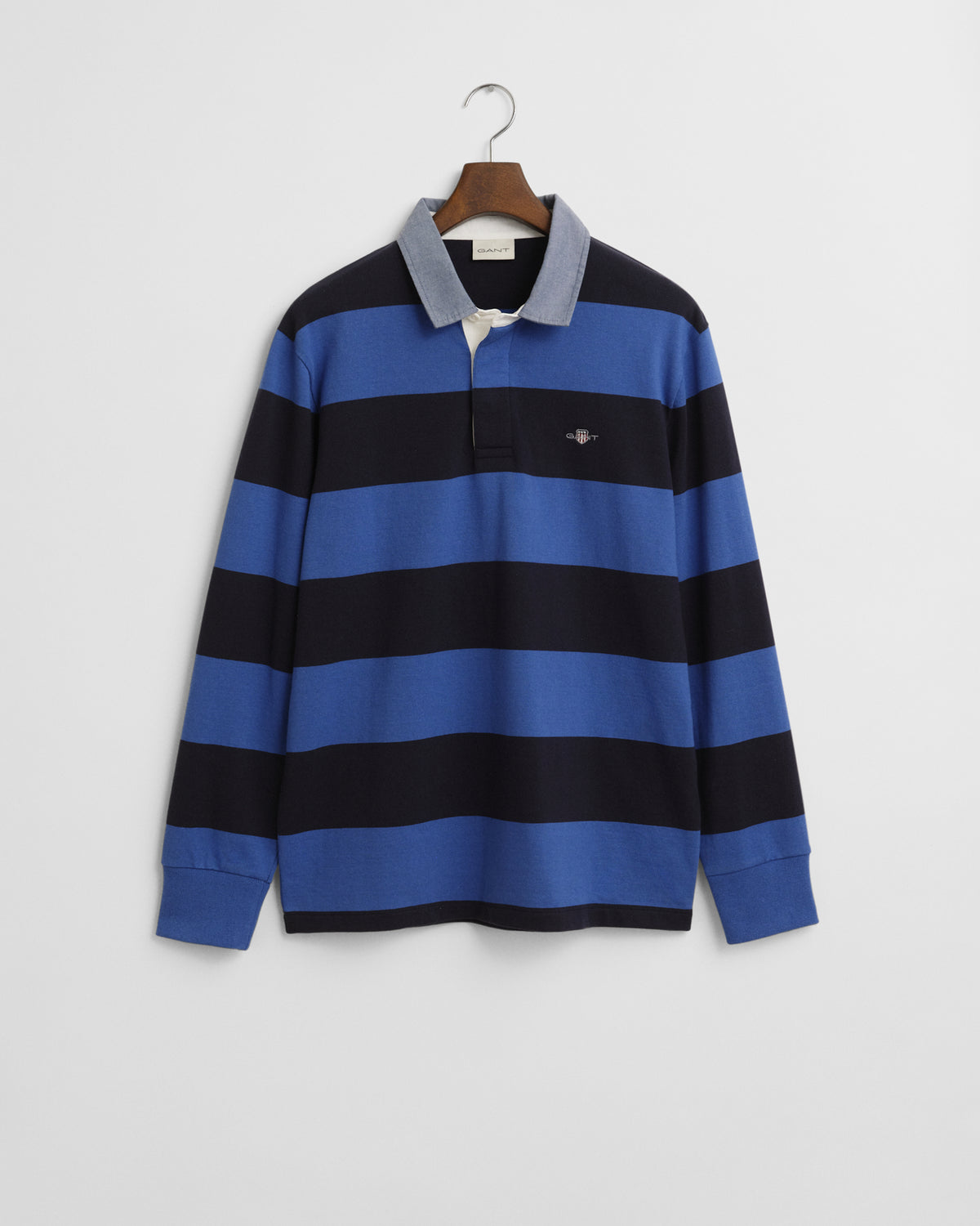 RICH BLUE, REG CHAMBRAY STRIPE HEAVY RUGGER, FLAT-LAY BY GANT AU.