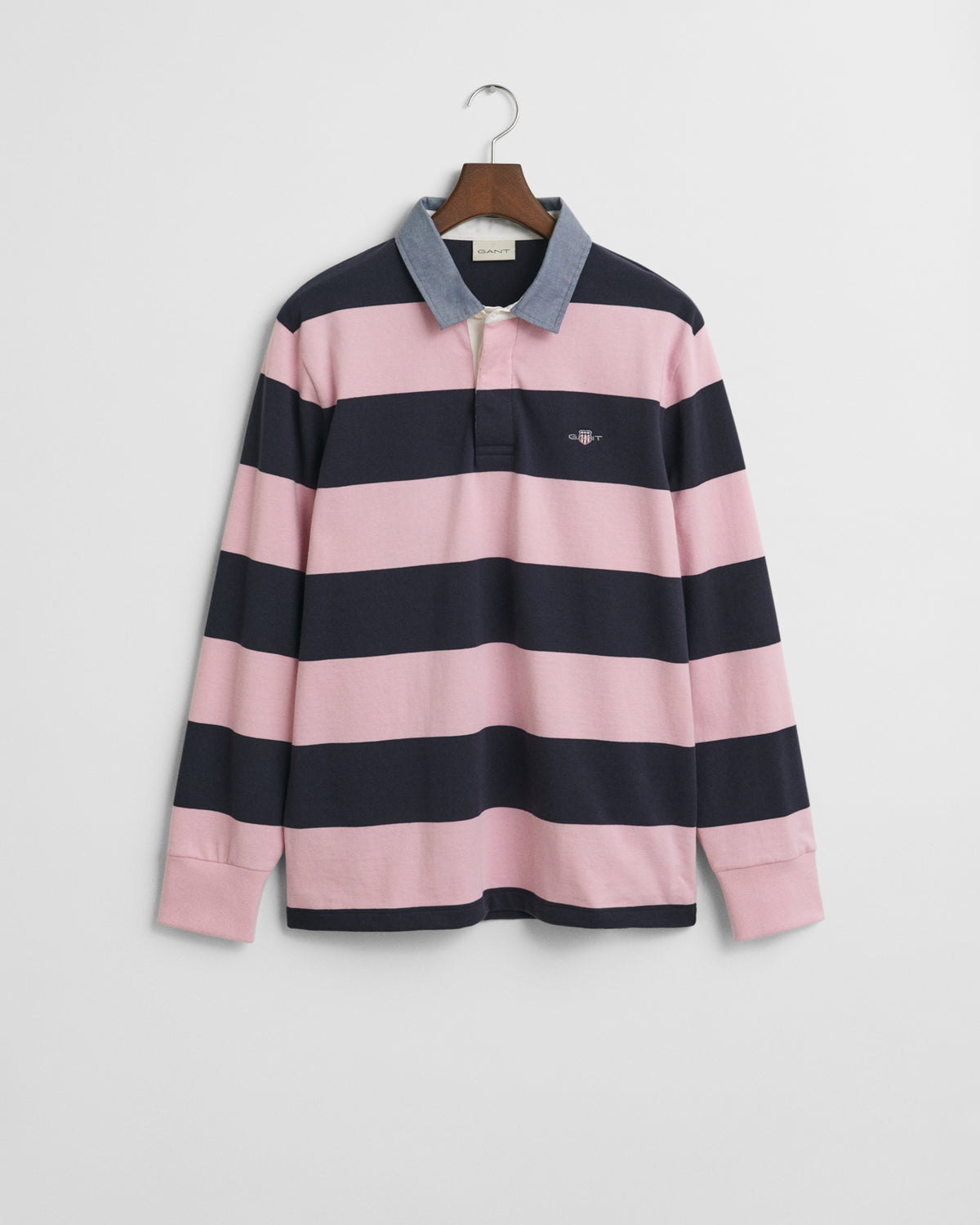 CALIFORNIA PINK, REG CHAMBRAY STRIPE HEAVY RUGGER, FLAT-LAY BY GANT AU.
