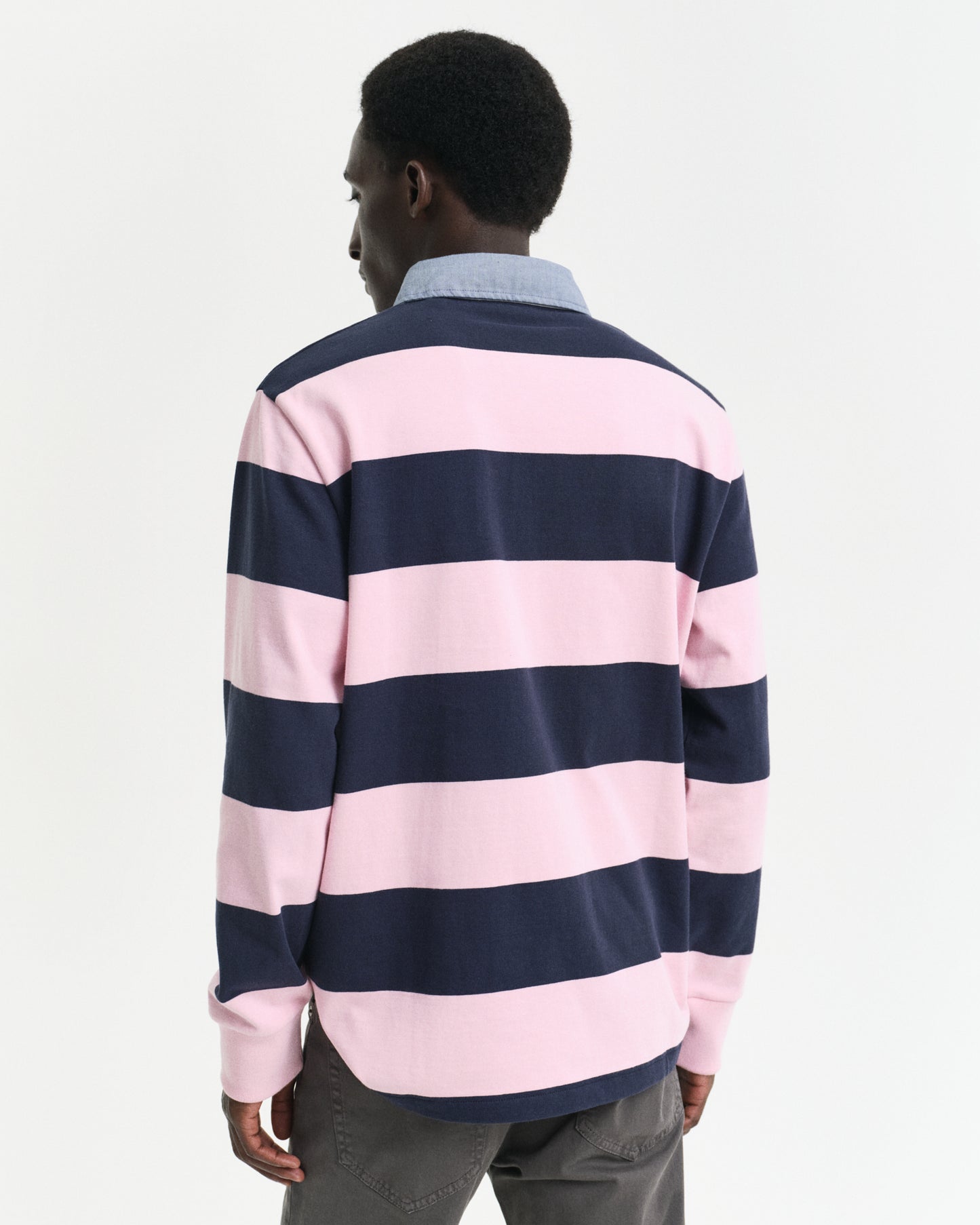 CALIFORNIA PINK, REG CHAMBRAY STRIPE HEAVY RUGGER, BACK-VIEW BY GANT AU.