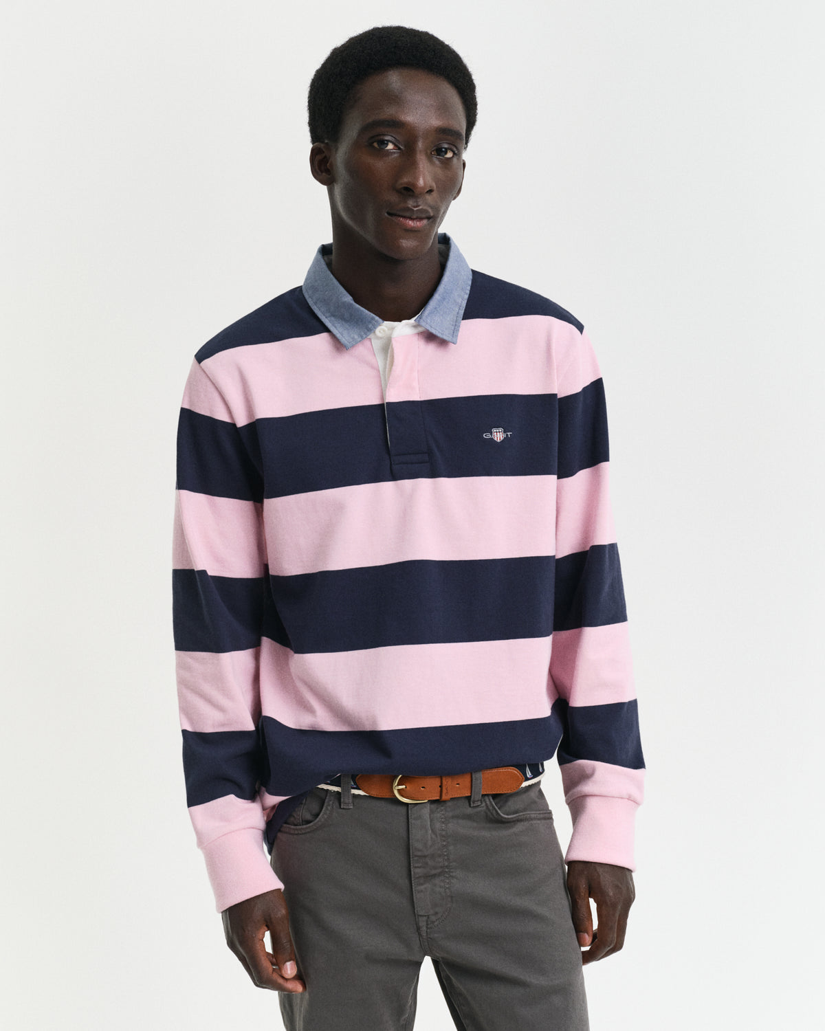 CALIFORNIA PINK, REG CHAMBRAY STRIPE HEAVY RUGGER, FRONT-VIEW BY GANT AU.